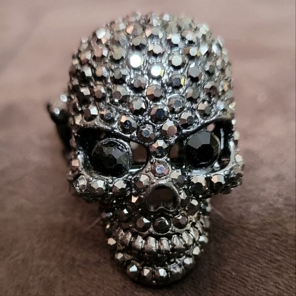 Skull Ring With Movable Jaw - Picture 1 of 4